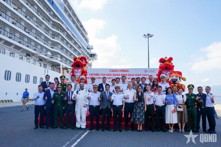 Cam Ranh International Port welcomes big cruise ship